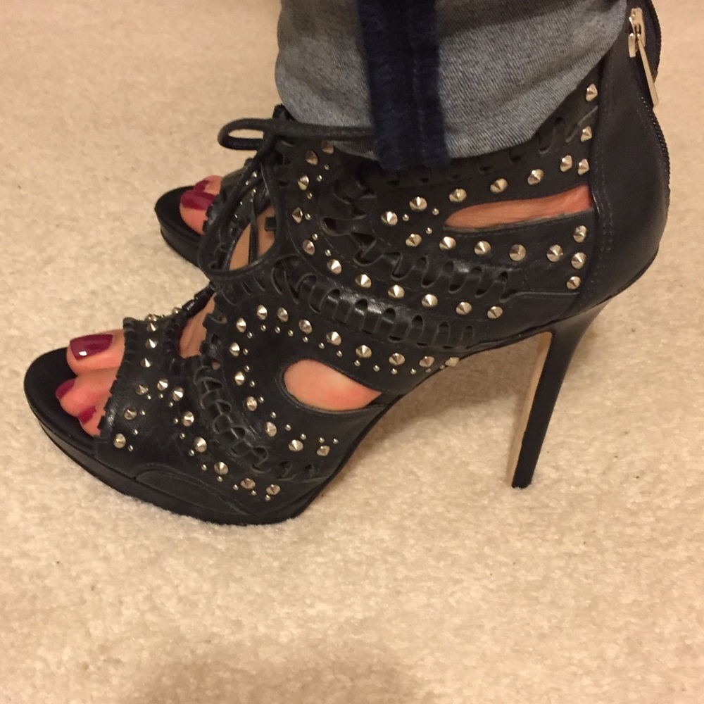 😍😍Strappy Bootie Heels